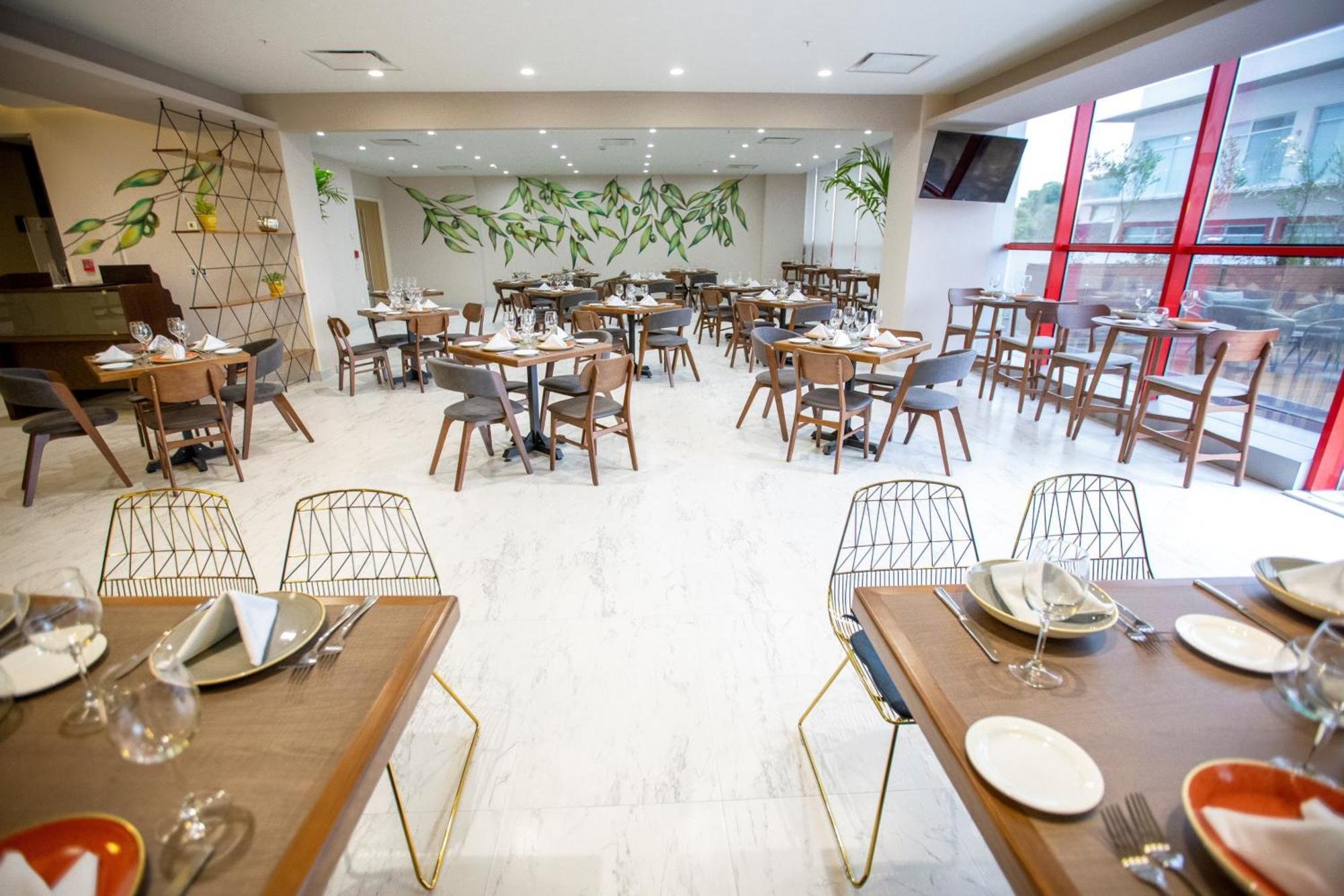 Metria Hotel Леон Екстер'єр фото Interior of the restaurant