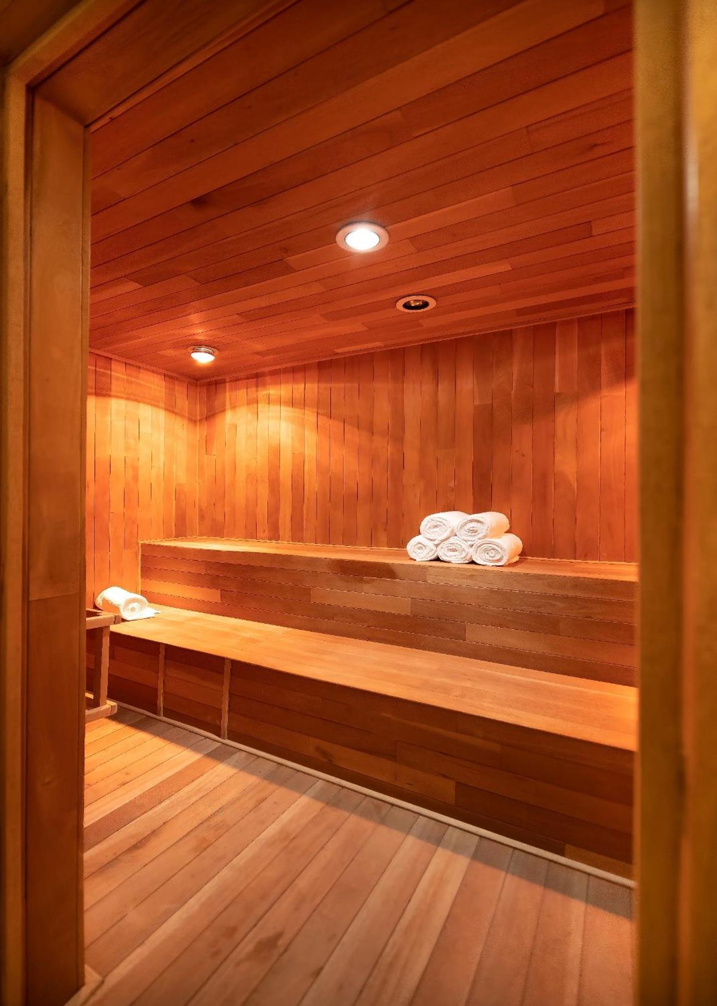 Metria Hotel Леон Екстер'єр фото A modern Finnish sauna