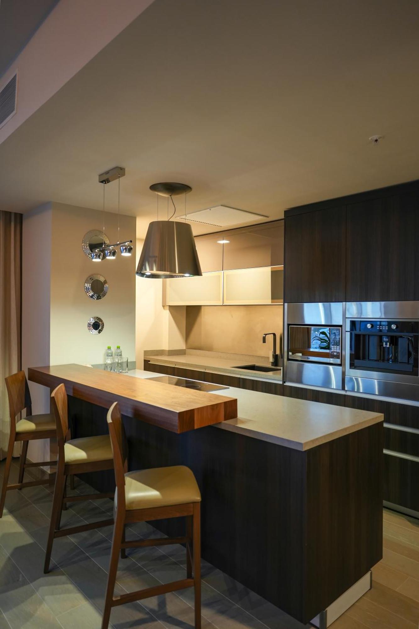 Metria Hotel Леон Екстер'єр фото A modern kitchen